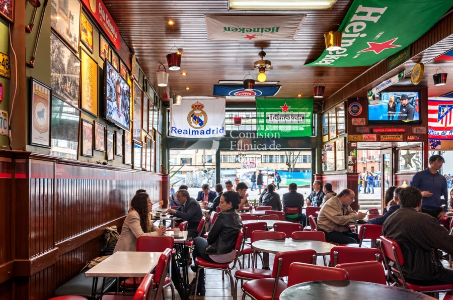 Salón del Café Pasaje, recreación visual con IA basada en archivo de Idartes